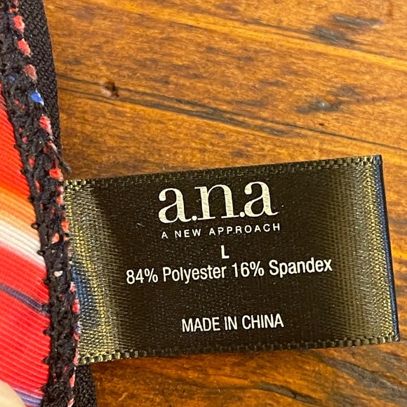 Bikini - Picture 4 of 5